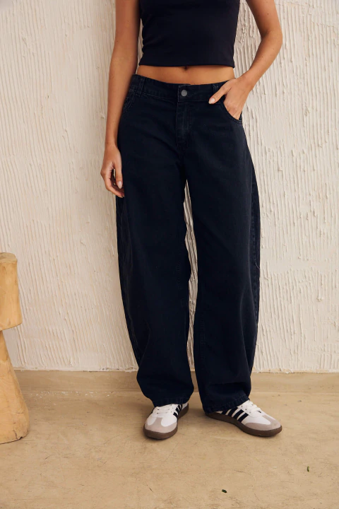 Jean balloon stone negro tiro bajo Brunswick
