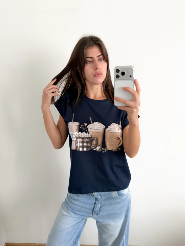 Remera amplia manga rebatible Cafecito — imagen 4