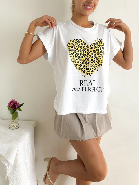Remera amplia manga rebatible Corazón Real not Perfect coraper - comprar online