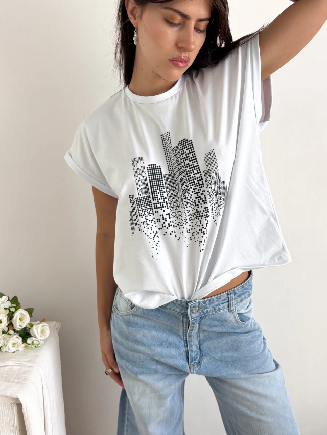 Remera amplia manga rebatible Edificios