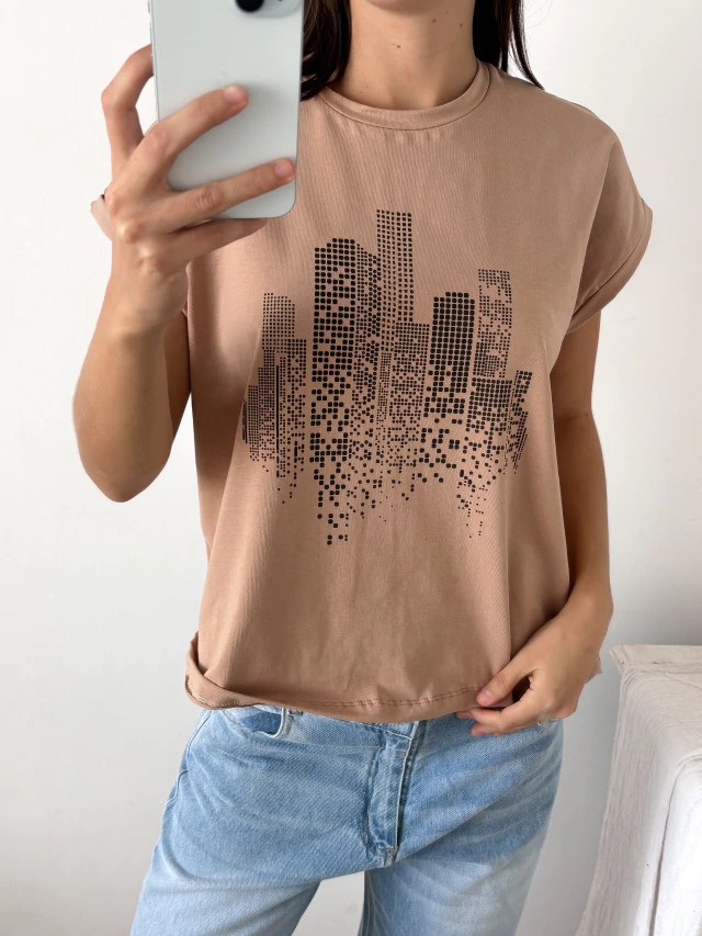 Remera amplia manga rebatible Edificios — imagen 2