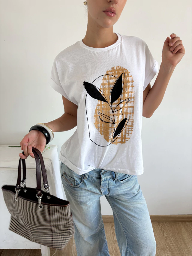 Remera amplia manga rebatible Ficus