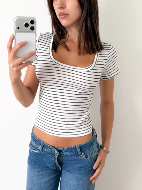 Remera morley rayado fino escote en O Hakimi - BENKA