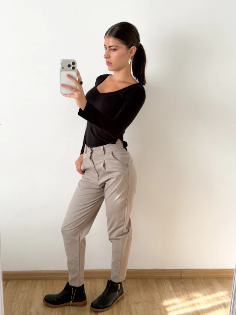 Imagen de Pantalón gabardina Slouchy con pinzas Kazan