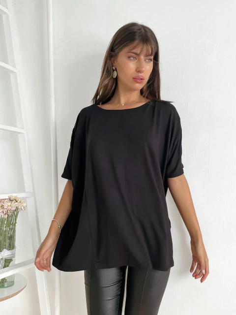Remeron modal soft oversize con recorte y pinzas Kira - comprar online