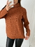 Polera con trenzas y dos franjas en V´s Laterales Lizarazu - comprar online