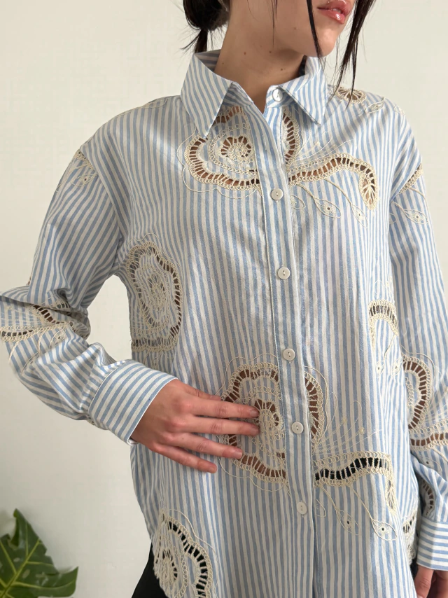 Camisa bordado calado importada Moller — imagen 5