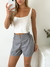 Short lino sastrero con doblez en terminacion, botones y frunce en cintura Newark - tienda online