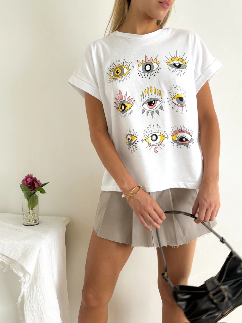 Remera amplia manga rebatible Nueve Ojos