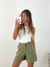 Short crepe sastrero evase con pinzas Shannon - comprar online
