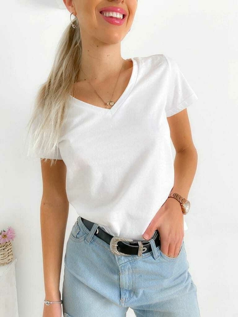 Remera lisa escote "V" Virtual - comprar online