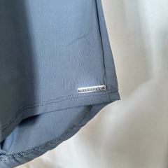 Camiseta Gola V Poliamida Cinza Milena - comprar online