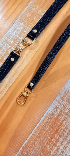 Fecho com alça Lolita preta croco - comprar online