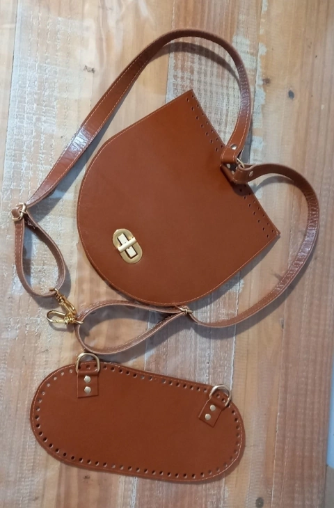 kit mochila couro Fiorella caramelo