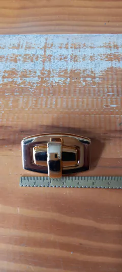 torniquete retangular dourado - comprar online