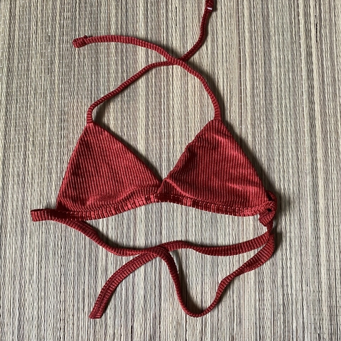 Busto MVT Curtininha Fixa Vermelha Queimada