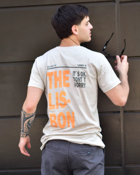 REMERA WORRY BEIGE - comprar online