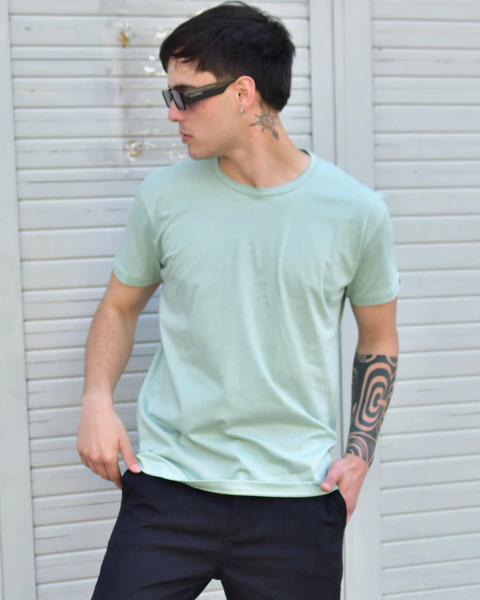 REMERA LISA AQUA