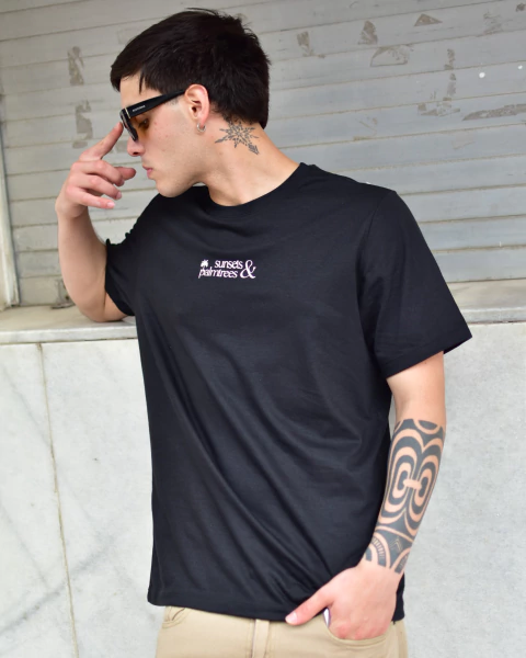 REMERA PALMTREES NEGRO
