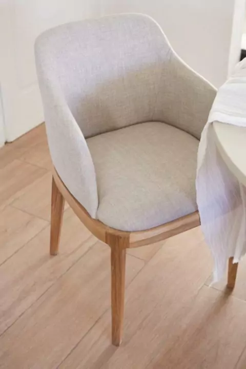 Silla Grey con apoyabrazos