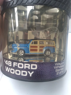 Hot Wheels - 48 Ford Truck - 1/64 na internet