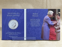 The Royal Mint - The Queen's Reign - Honours and Investitures (Honras e Investiduras) na internet