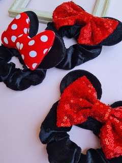 Scrunchie da Minnie na internet
