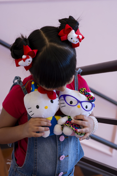 Laço Bella com Aplique Hello Kitty pelucia