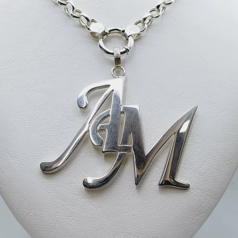 Dije Iniciales Entrelazadas Grandes