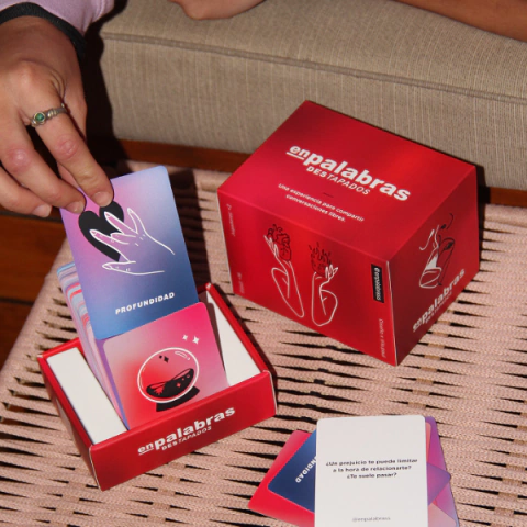 DESTAPADOS - JUEGO DE CARTAS "EN PALABRAS"