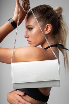 Clutch Tequila Charol Perlado Blanco en internet