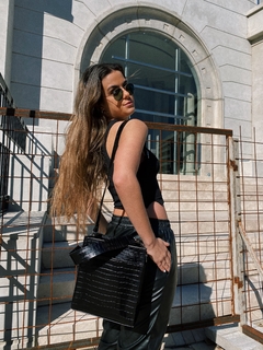 Cartera Box Crocco Negro