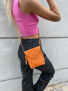 Porta Celular Huge Naranja - comprar online