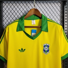 brasil-adidas-retro-1979-home-titular-1-casa-amarelo-amarela-verde-copa-do-mundo-patrocinios-patrocinadores-patches-patch-torcedor-torcedores-futebol-masculino-masculina-frete-gratis-envio-campeonato-internacional-selecao-selecoes-tecnologia-elastano-poli