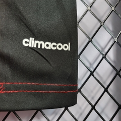 flamengo-adidas-2017-2018-home-titular-1-casa-vermelho-vermelha-preto-preta-patrocinios-patrocinadores-patches-patch-torcedor-torcedores-futebol-masculino-masculina-regata-campeonato-uniformes-uniforme-personalizacao-personalizada-autenticas-autentica-reg