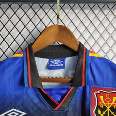 flamengo-umbro-retro-1995-third-terceiro-terceira-3-preto-preta-vermelho-vermelha-azul-patrocinios-patrocinadores-patches-patch-torcedor-torcedores-futebol-masculino-masculina-regata-campeonato-uniformes-uniforme-personalizacao-personalizada-autenticas-au