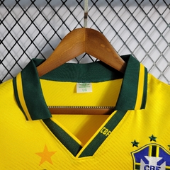 brasil-umbro-retro-1994-home-titular-casa-1-amarelo-amarela-verde-copa-do-mundo-patrocinios-patrocinadores-patches-patch-torcedor-torcedores-futebol-masculino-masculina-frete-gratis-envio-campeonato-internacional-selecao-selecoes-tecnologia-elastano-polie