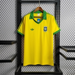 brasil-adidas-retro-1979-home-titular-1-casa-amarelo-amarela-verde-copa-do-mundo-patrocinios-patrocinadores-patches-patch-torcedor-torcedores-futebol-masculino-masculina-frete-gratis-envio-campeonato-internacional-selecao-selecoes-tecnologia-elastano-poli