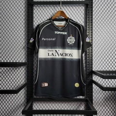 club-olimpia-topper-retro-2002-away-reserva-2-fora-preto-preta-branco-branca-patrocinios-patrocinadores-patches-patch-torcedor-torcedores-futebol-masculino-masculina-frete-gratis-envio-campeonato-internacional-europa-europeu-europeus-tecnologia-elastano-p