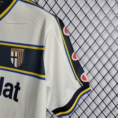 parma-champion-retro-2003-2004-away-reserva-2-fora-branca-branco-preto-preta-liga-dos-campeoes-champions-league-patrocinios-patrocinadores-patches-patch-torcedor-torcedores-futebol-masculino-masculina-frete-gratis-envio-campeonato-internacional-europa-eur