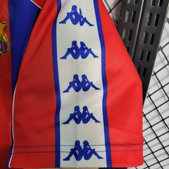 barcelona-barca-kappa-retro-1992-1995-home-titular-1-casa-vermelho-vermelha-azul-liga-dos-campeoes-champions-league-patrocinios-patrocinadores-patches-patch-torcedor-torcedores-futebol-masculino-masculina-frete-gratis-envio-campeonato-internacional-europa