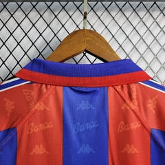 barcelona-barca-kappa-retro-1996-1997-home-1-titular-casa-vinho-escuro-azul-vermelho-vermelha-liga-dos-campeoes-champions-league-patrocinios-patrocinadores-patches-patch-torcedor-torcedores-futebol-masculino-masculina-frete-gratis-envio-campeonato-interna