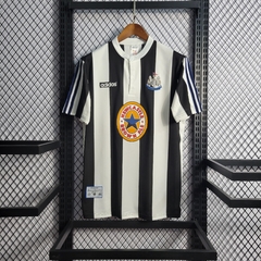 newcastle-adidas-retro-1999-1997-home-titular-1-casa-preto-preta-branco-branca-liga-dos-campeoes-champions-league-patrocinios-patrocinadores-patches-patch-torcedor-torcedores-futebol-masculino-masculina-frete-gratis-envio-campeonato-internacional-europa-e