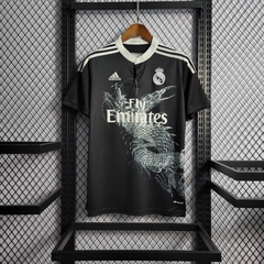 real-madrid-adidas-retro-2014-2015-third-terceiro-terceira-3-dragao-yamamoto-preto-preta-patrocinios-patrocinadores-patches-patch-torcedor-torcedores-futebol-masculino-masculina-frete-gratis-envio-campeonato-internacional-europa-europeu-europeus-tecnologi