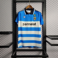 parma-champion-retro-1999-2000-third-terceiro-terceira-3-branco-branca-azul-liga-dos-campeoes-champions-league-patrocinios-patrocinadores-patches-patch-torcedor-torcedores-futebol-masculino-masculina-frete-gratis-envio-campeonato-internacional-europa-euro