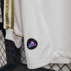 real-madrid-adidas-retro-2011-2012-manga-longa-cumprida-home-titular-1-casa-dourada-dourado-branco-branca-liga-dos-campeoes-champions-league-patrocinios-patrocinadores-patches-patch-torcedor-torcedores-futebol-masculino-masculina-frete-gratis-envio-campeo