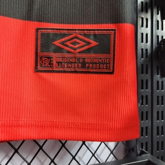 flamengo-umbro-retro-1999-home-titular-1-casa-vermelho-vermelha-preto-preta-patrocinios-patrocinadores-patches-patch-torcedor-torcedores-futebol-masculino-masculina-regata-campeonato-uniformes-uniforme-personalizacao-personalizada-autenticas-autentica-reg