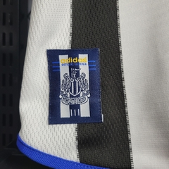 newcastle-adidas-retro-2001-2000-home-titular-1-casa-preto-preta-branco-branca-liga-dos-campeoes-champions-league-patrocinios-patrocinadores-patches-patch-torcedor-torcedores-futebol-masculino-masculina-frete-gratis-envio-campeonato-internacional-europa-e