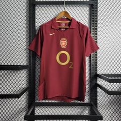 arsenal-nike-retro-2005-2006-home-titular-1-casa-vinho-vermelho-vermelha-escuro-liga-dos-campeoes-champions-league-patrocinios-patrocinadores-patches-patch-torcedor-torcedores-futebol-masculino-masculina-frete-gratis-envio-campeonato-internacional-europa-