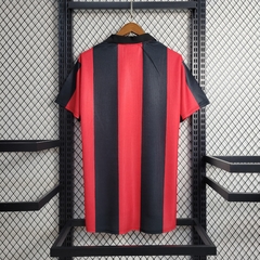eintracht-frankfurt-puma-retro-1998-2000-home-1-casa-titular-vermelho-vermelha-preto-preta-liga-dos-campeoes-champions-league-patrocinios-patrocinadores-patches-patch-torcedor-torcedores-futebol-masculino-masculina-frete-gratis-envio-campeonato-internacio